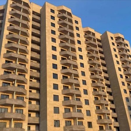 Beautiful Apartment With 3 Balconies In The Center Of Erivan Exterior foto