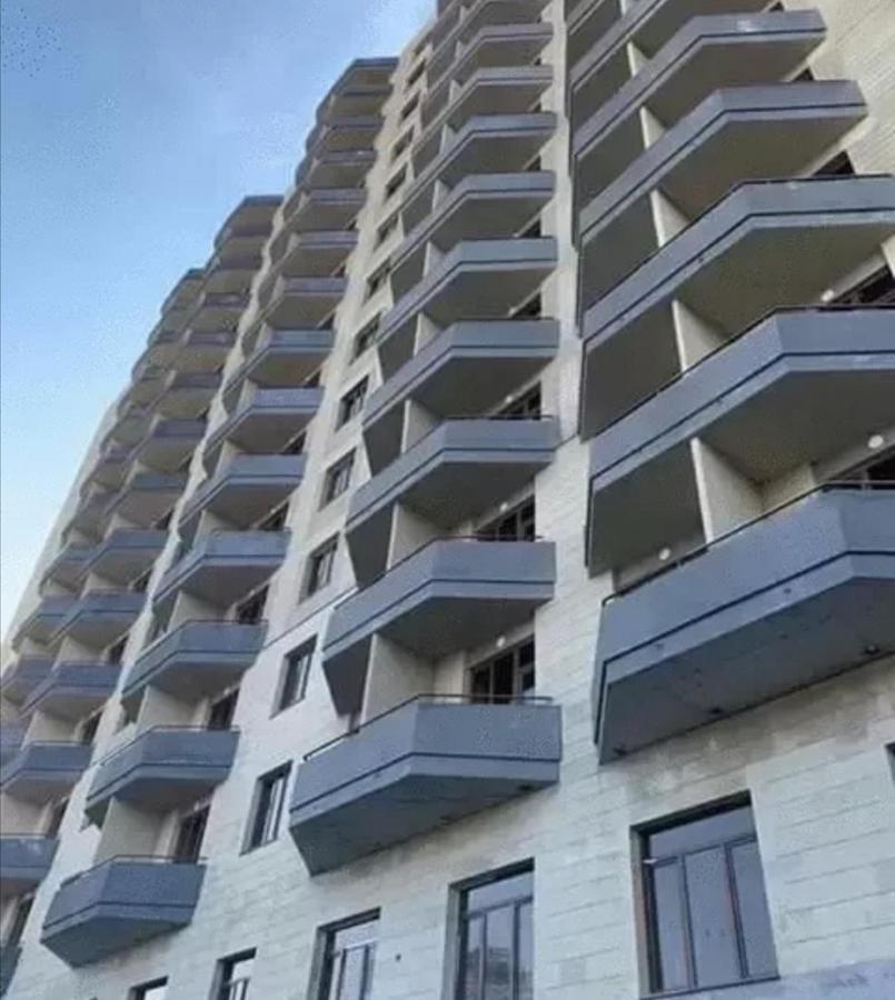 Beautiful Apartment With 3 Balconies In The Center Of Erivan Exterior foto