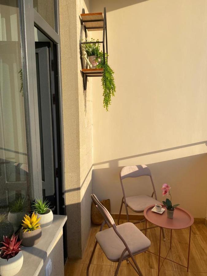 Beautiful Apartment With 3 Balconies In The Center Of Erivan Exterior foto
